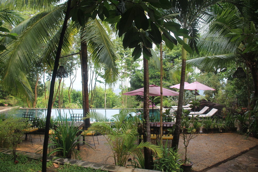 Hotel Port Hedonia Sihanoukville Exterior foto