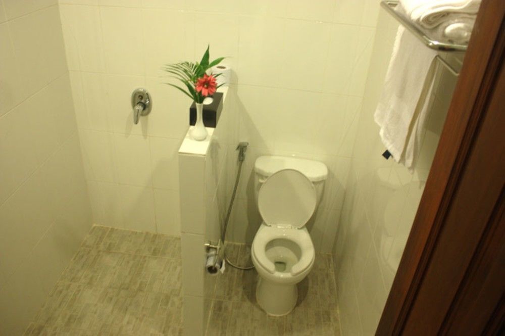 Hotel Port Hedonia Sihanoukville Exterior foto