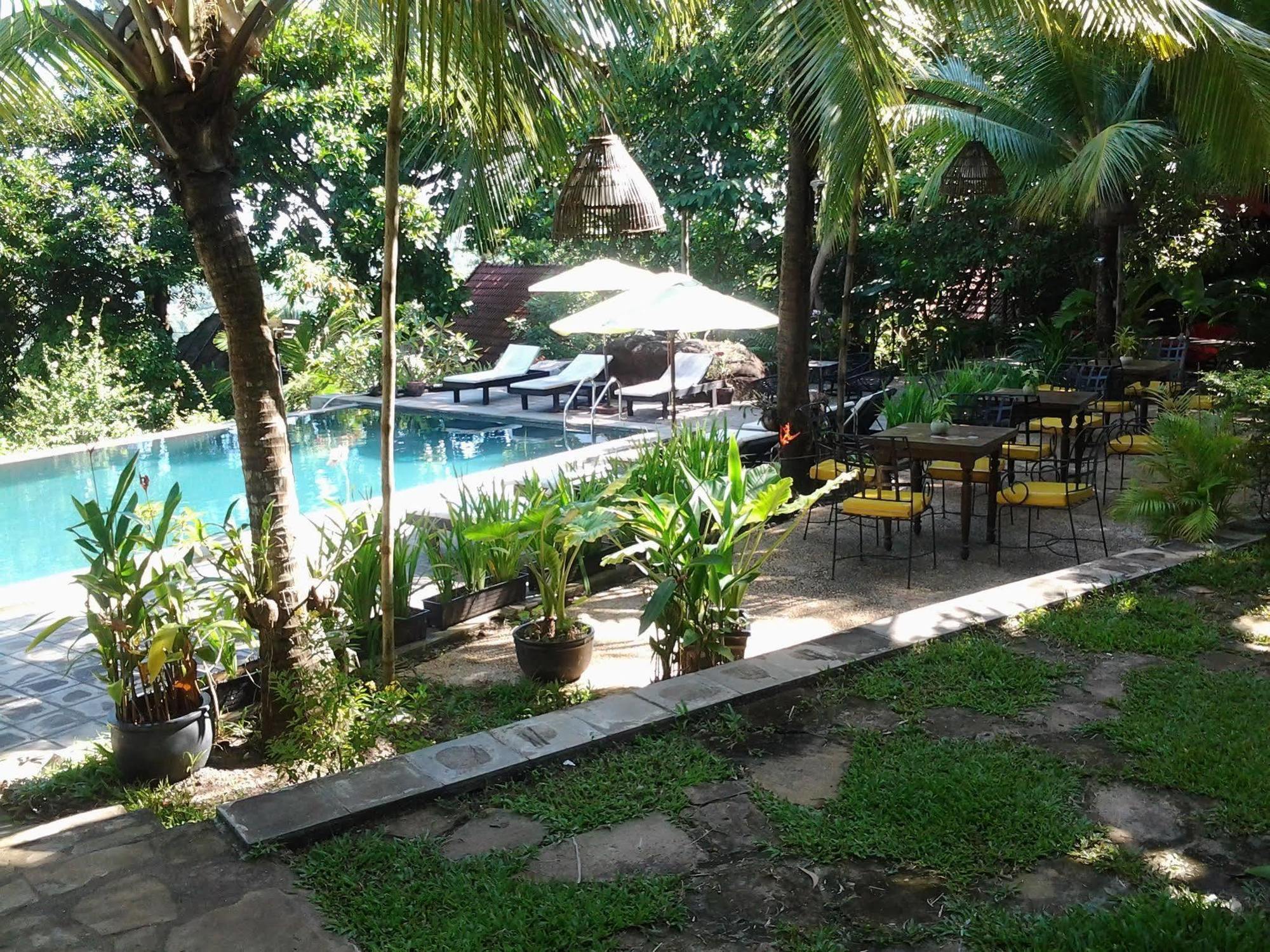Hotel Port Hedonia Sihanoukville Exterior foto